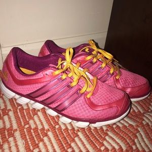 Women’s Adidas Tennis shoes